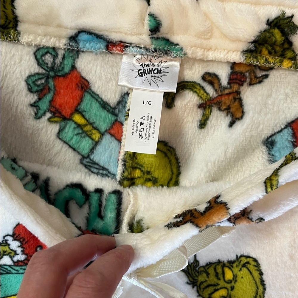 The Grinch fleece Pajama Pants Bottoms - NEW. large. Lounge in comfort & warmth - Picture 3 of 9